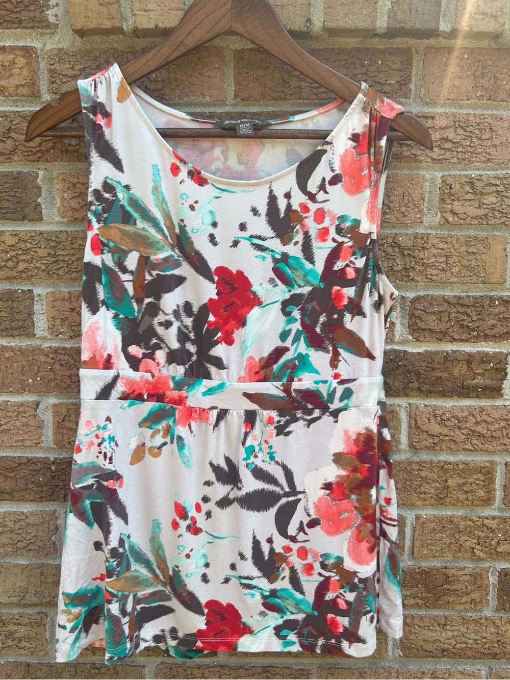 Tommy Bahama Floral Scoop Neck Tank Top - White, Red, Teal, Brown size medium